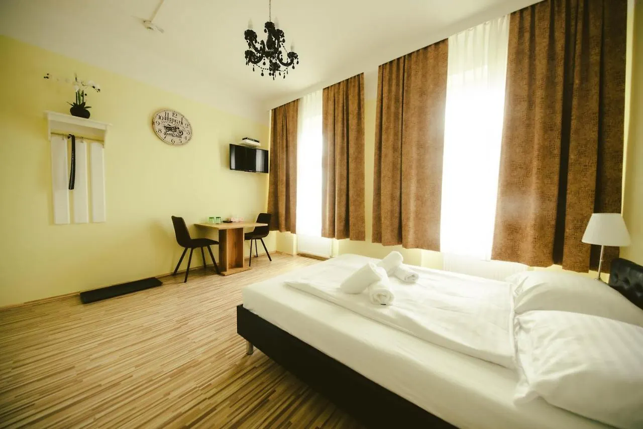 Hotel California Вена 0*,  Австрия