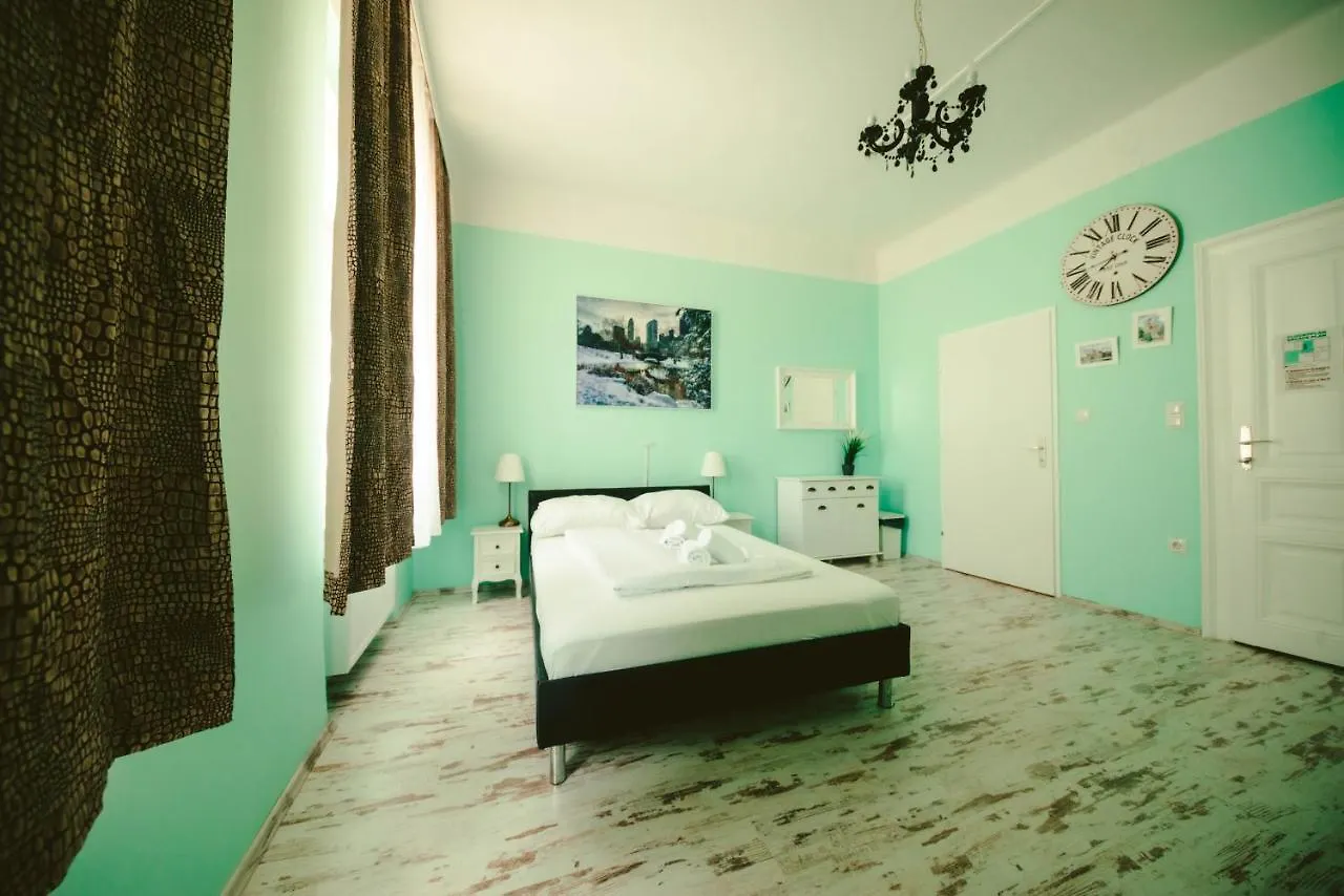 Hotel California Вена
